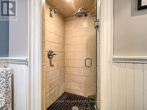 126 King St E, Ingersoll, ON - Indoor Photo Showing Bathroom
