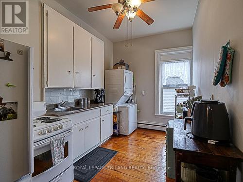 126 King St E, Ingersoll, ON - Indoor Photo Showing Kitchen