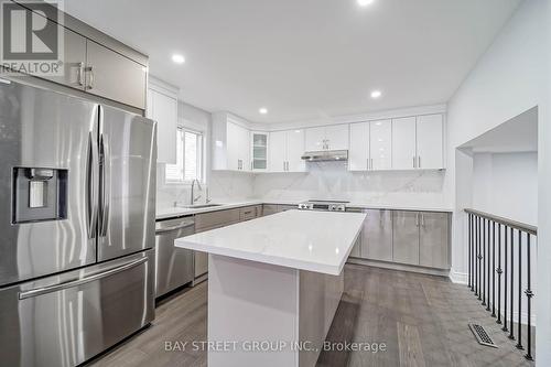 36 Pebblehill Square, Toronto, ON - Indoor Photo Showing Kitchen With Upgraded Kitchen