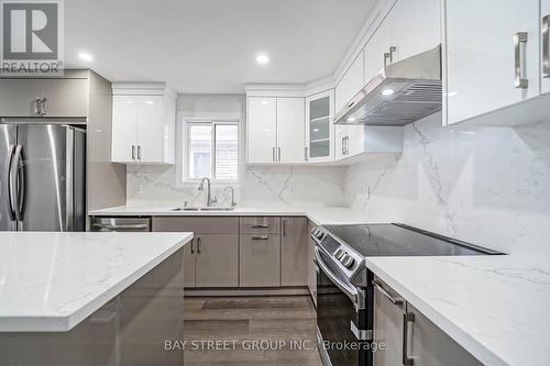 36 Pebblehill Square, Toronto, ON - Indoor Photo Showing Kitchen With Upgraded Kitchen