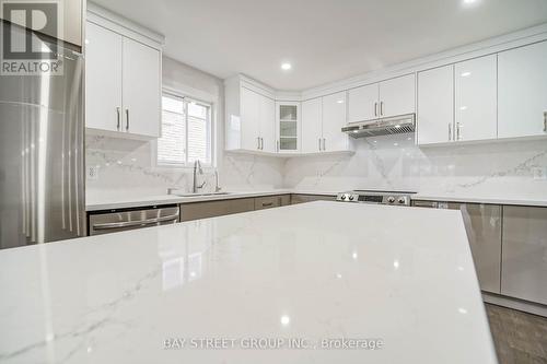 36 Pebblehill Square, Toronto, ON - Indoor Photo Showing Kitchen