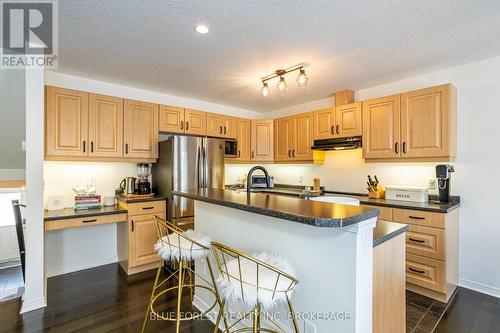 #52 -2145 North Routledge Park, London, ON - Indoor Photo Showing Kitchen