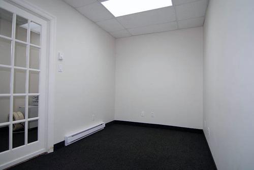 Bureau - 8-149B Av. Cartier, Pointe-Claire, QC - Indoor Photo Showing Other Room