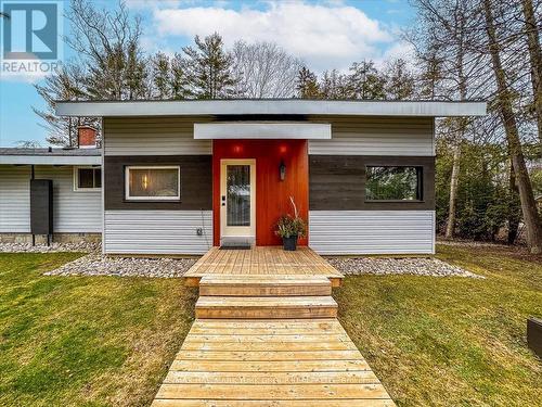 500 Mapleview Dr E, Innisfil, ON - Outdoor
