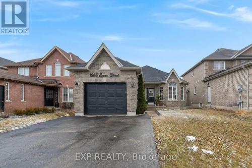 1955 Swan St, Innisfil, ON - Outdoor With Facade