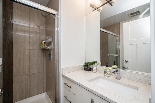 39 6945 185 Street, Surrey, BC - Indoor Photo Showing Bathroom