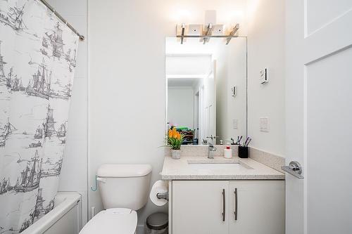 39 6945 185 Street, Surrey, BC - Indoor Photo Showing Bathroom