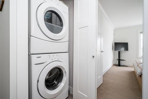 39 6945 185 Street, Surrey, BC - Indoor Photo Showing Laundry Room