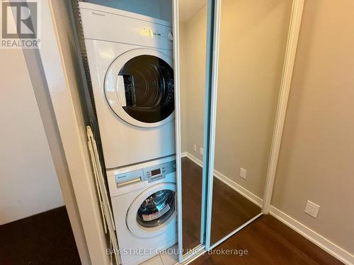 3110 - 14 York Street, Toronto, ON - Indoor Photo Showing Laundry Room