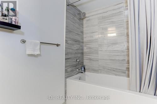 #2905 -39 Roehampton Ave, Toronto, ON - Indoor Photo Showing Bathroom