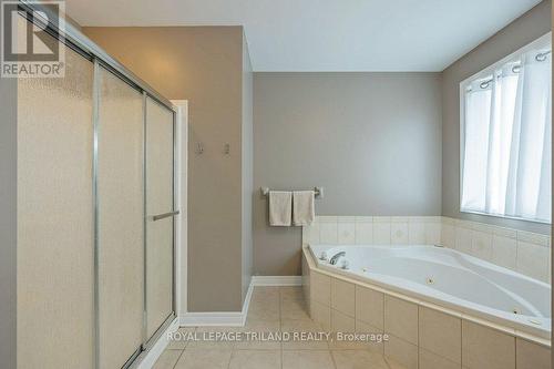 98 Meredith Dr N, Middlesex Centre, ON - Indoor Photo Showing Bathroom