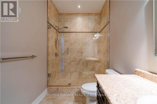 9148 Hendershot Blvd, Niagara Falls, ON - Indoor Photo Showing Bathroom