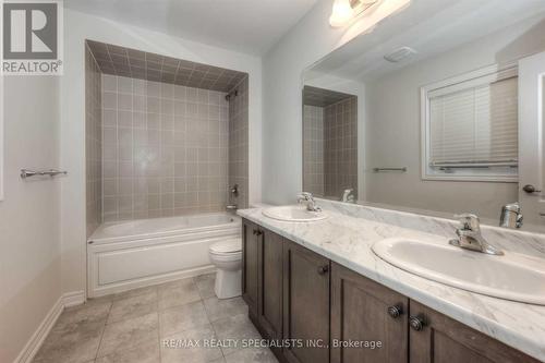 516 Linden Drive, Cambridge, ON - Indoor Photo Showing Bathroom