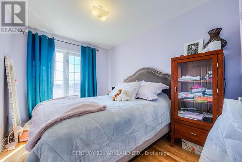 178 Farooq Blvd, Vaughan, ON - Indoor Photo Showing Bedroom