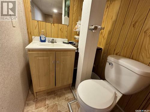 219 7Th Avenue E, Assiniboia, SK - Indoor Photo Showing Bathroom