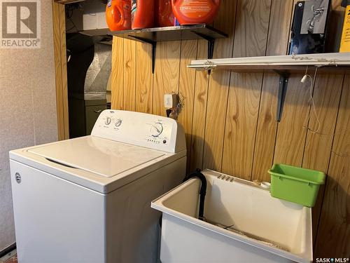 219 7Th Avenue E, Assiniboia, SK - Indoor Photo Showing Laundry Room