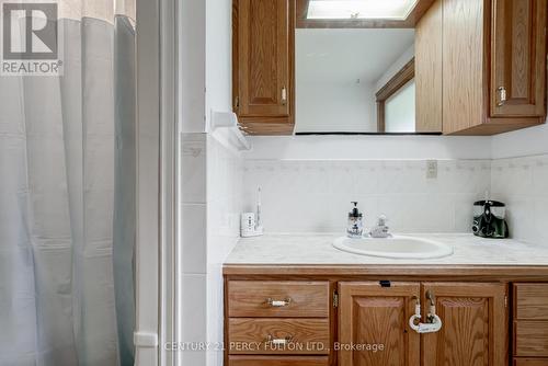 3515 Simcoe Street N, Oshawa, ON - Indoor Photo Showing Bathroom