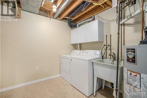 91 Alon Street, Stittsville, ON - Indoor Photo Showing Laundry Room