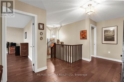 4512 Cinnamon Grove, Niagara Falls, ON - Indoor Photo Showing Other Room