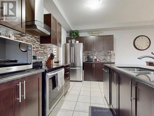 2 Castlebay Street, Kitchener, ON - Indoor Photo Showing Kitchen With Double Sink With Upgraded Kitchen