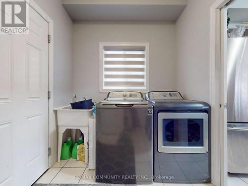 2 Castlebay Street, Kitchener, ON - Indoor Photo Showing Laundry Room