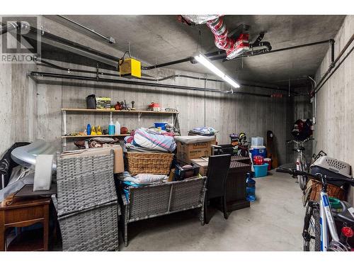1130 Riverside Avenue Unit# 9, Sicamous, BC - Indoor Photo Showing Garage