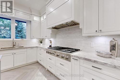 251 Calvert Rd, Markham, ON - Indoor Photo Showing Kitchen With Upgraded Kitchen