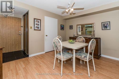 #702 -7601 Bathurst St, Vaughan, ON - Indoor Photo Showing Dining Room