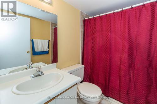 702 - 7601 Bathurst Street, Vaughan, ON - Indoor Photo Showing Bathroom