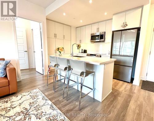 314 - 375 Sea Ray Avenue, Innisfil, ON - Indoor Photo Showing Kitchen With Upgraded Kitchen