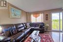 641 Walpole Crescent, Newmarket, ON  - Indoor Photo Showing Living Room 