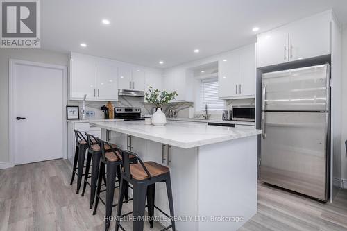 680 Ontario St, Midland, ON - Indoor Photo Showing Kitchen With Upgraded Kitchen