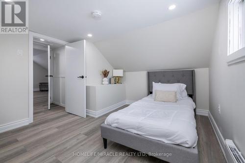680 Ontario Street, Midland, ON - Indoor Photo Showing Bedroom