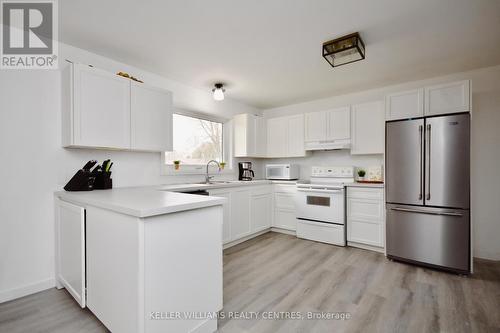 222 Christopher Street Street, Clearview, ON - Indoor Photo Showing Kitchen