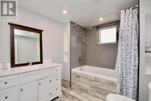 222 Christopher Street Street, Clearview, ON - Indoor Photo Showing Bathroom