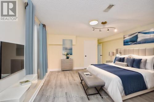 222 Christopher Street Street, Clearview, ON - Indoor Photo Showing Bedroom