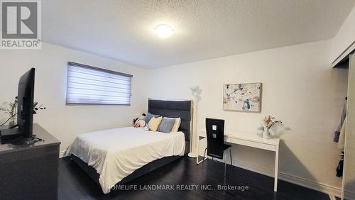 130 Kingswood Drive, Brampton, ON - Indoor Photo Showing Bedroom
