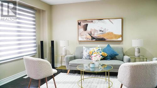 130 Kingswood Drive, Brampton, ON - Indoor Photo Showing Living Room