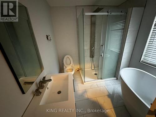 967 Beechwood Avenue, Mississauga, ON - Indoor Photo Showing Bathroom