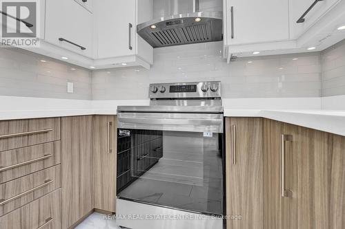 4631 Crosswinds Drive, Mississauga, ON - Indoor Photo Showing Kitchen