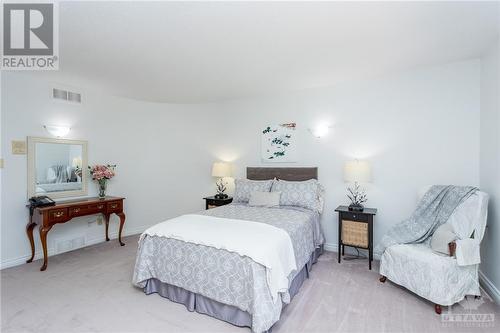 6302 Emerald Links Drive, Greely, ON - Indoor Photo Showing Bedroom
