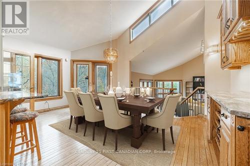 4544 Heatly Drive, Middlesex Centre, ON - Indoor Photo Showing Dining Room