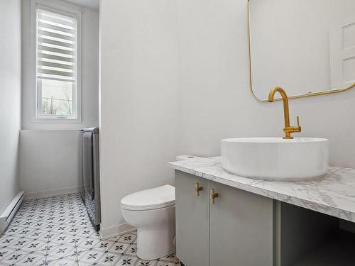 Powder room - 431 Rue Francine, Saint-Joseph-Du-Lac, QC - Indoor Photo Showing Bathroom