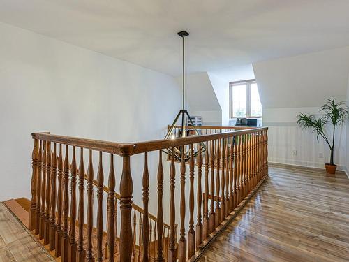 Escalier - 377 Place Banting, Saint-Bruno-De-Montarville, QC - Indoor Photo Showing Other Room