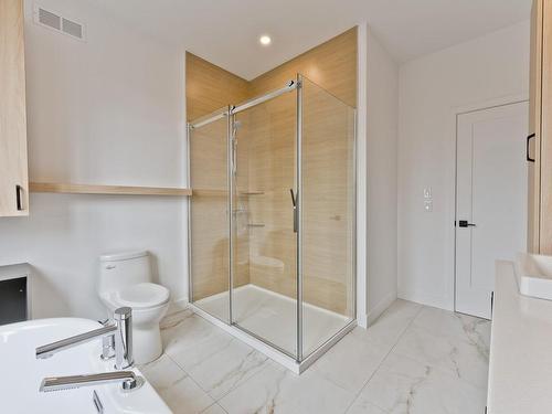 Salle de bains - 140 Imp. Jean-Guertin, Bolton-Est, QC - Indoor Photo Showing Bathroom