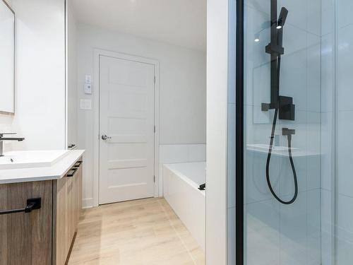 Vue d'ensemble - 306-244 Rue Principale, Saint-Zotique, QC - Indoor Photo Showing Bathroom