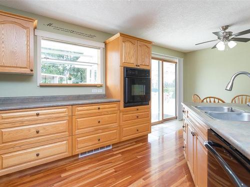 4396 Sears Rd, Cowichan Bay, BC - Indoor Photo Showing Kitchen With Double Sink