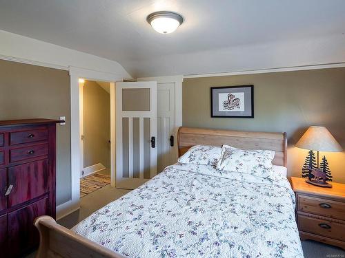 1321 Point St, Victoria, BC - Indoor Photo Showing Bedroom
