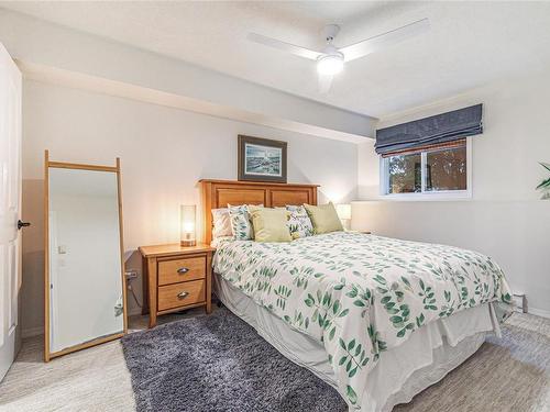 206-1150 Walkem Rd, Ladysmith, BC - Indoor Photo Showing Bedroom