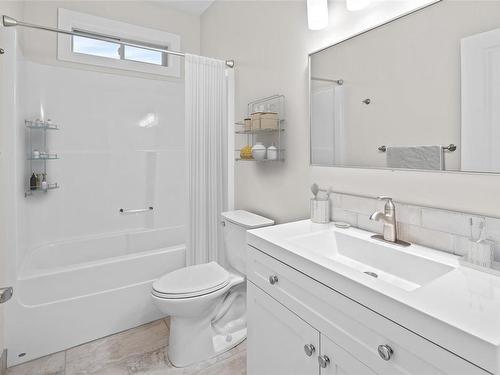 2645/2647 Peatt Rd, Langford, BC - Indoor Photo Showing Bathroom